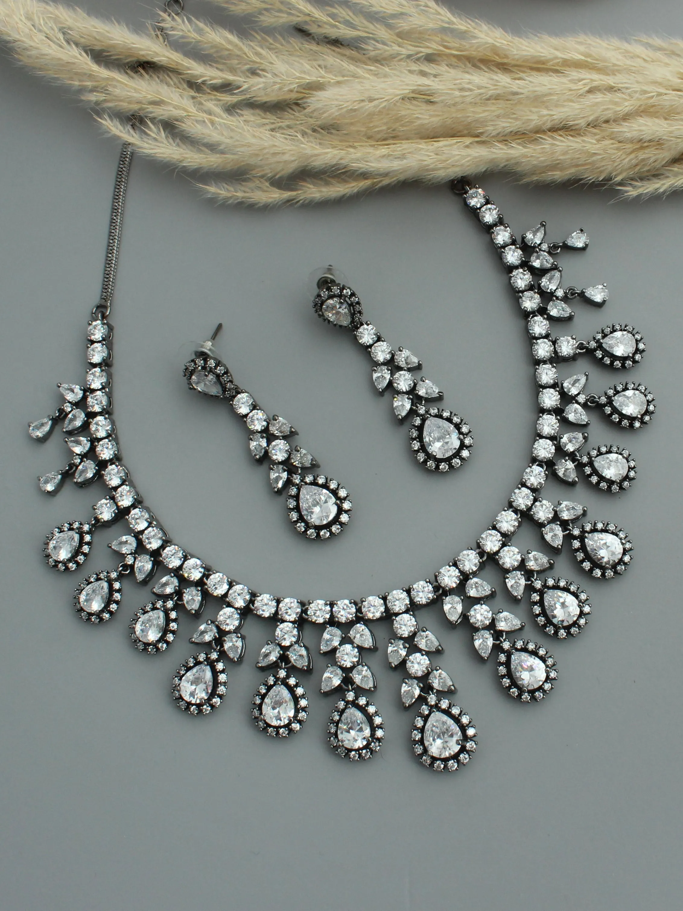 Angela Necklace Set