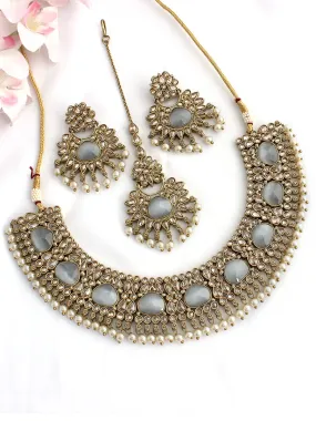 Antra Bib Necklace Set