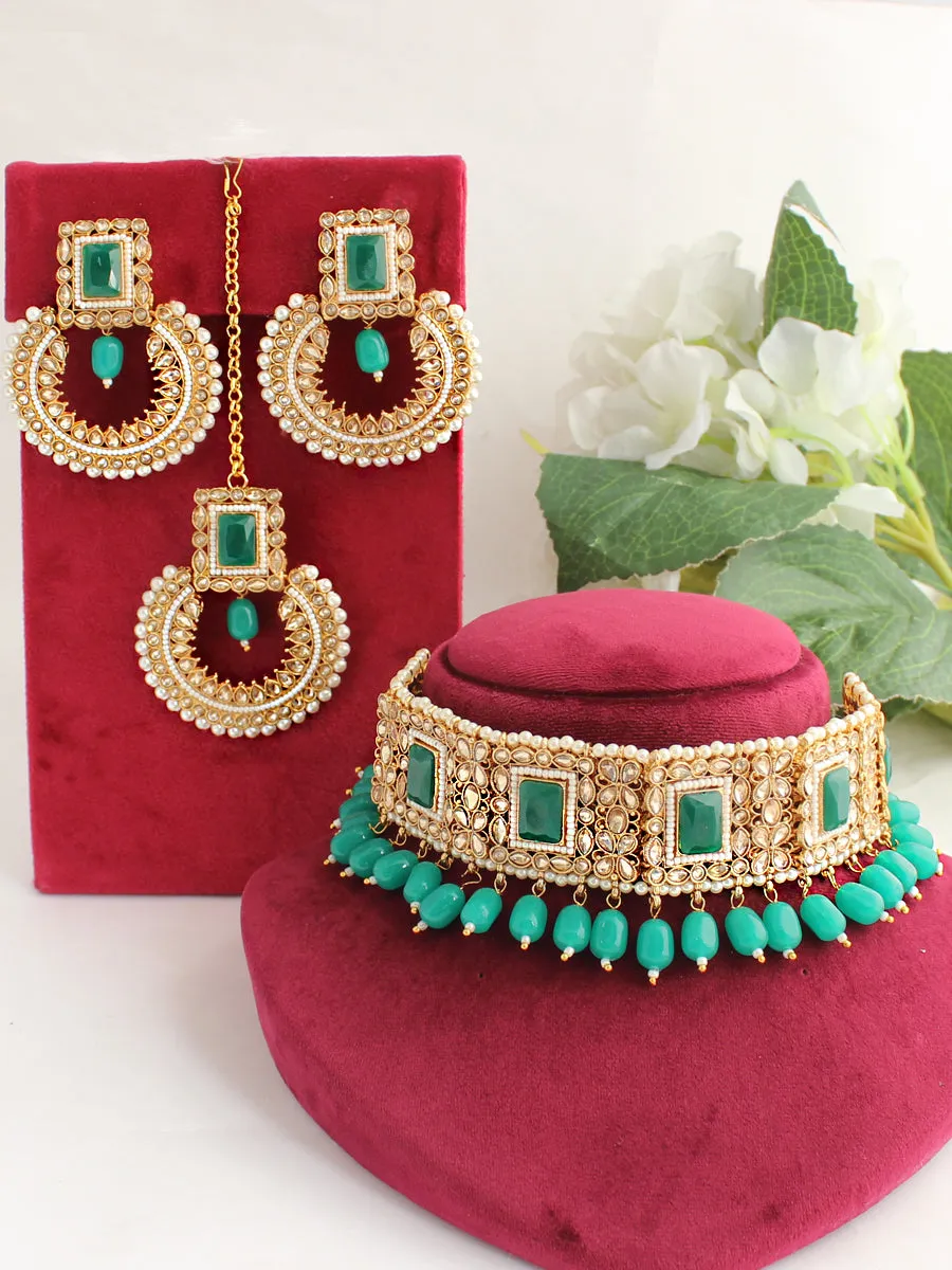 Avneet Necklace Set