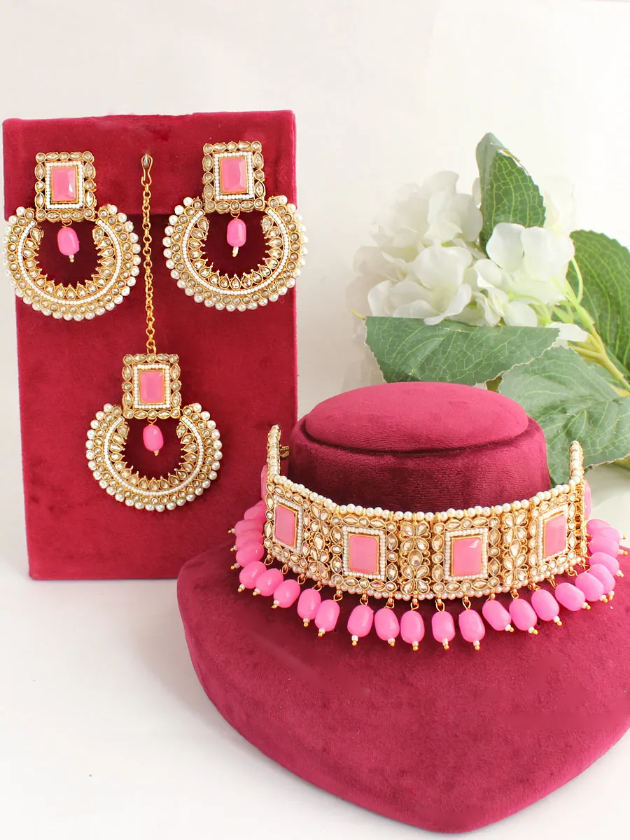 Avneet Necklace Set