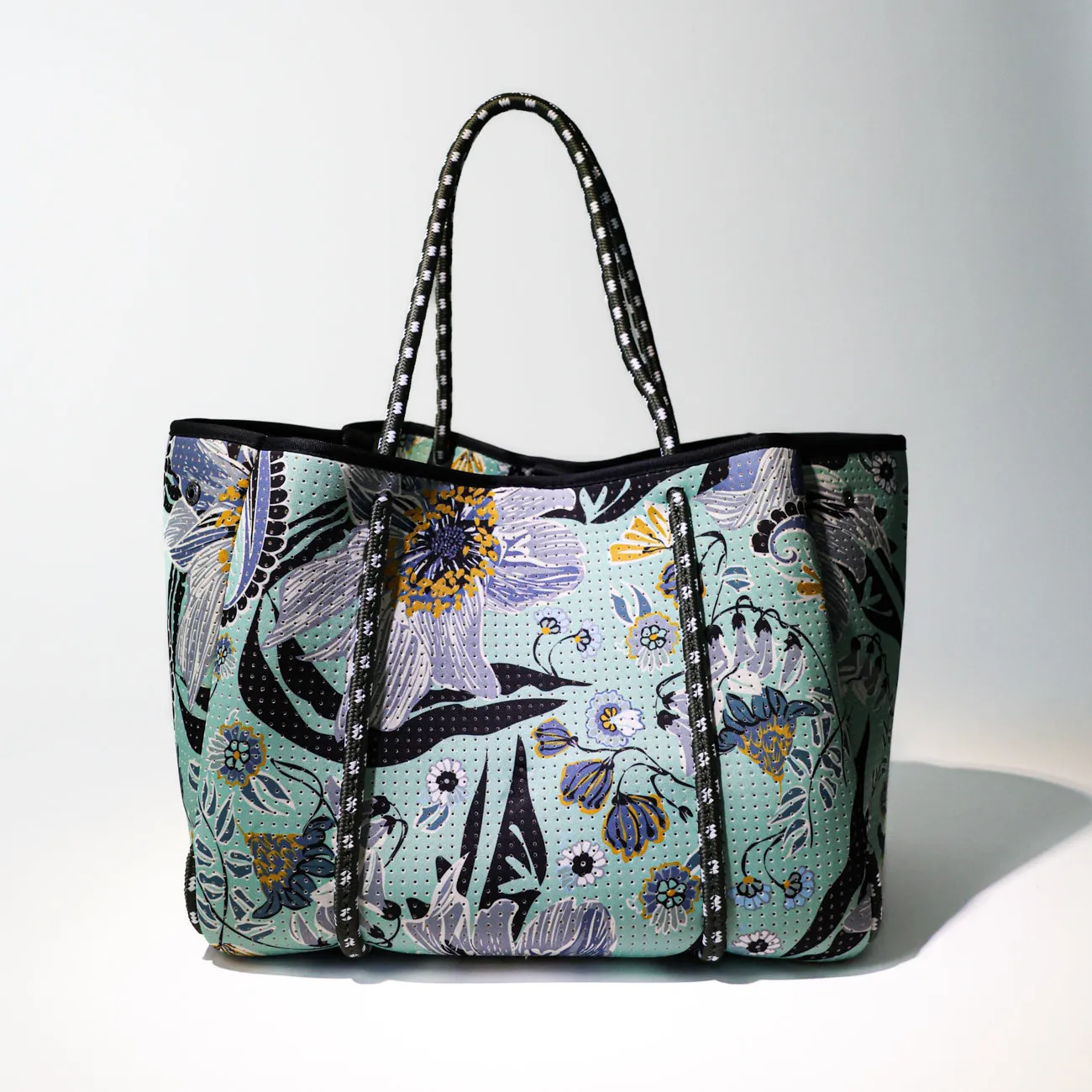 BLOSSOM MINT SET: EVERYDAY TOTE   MAKEUP POUCH SET   PHONE BAG