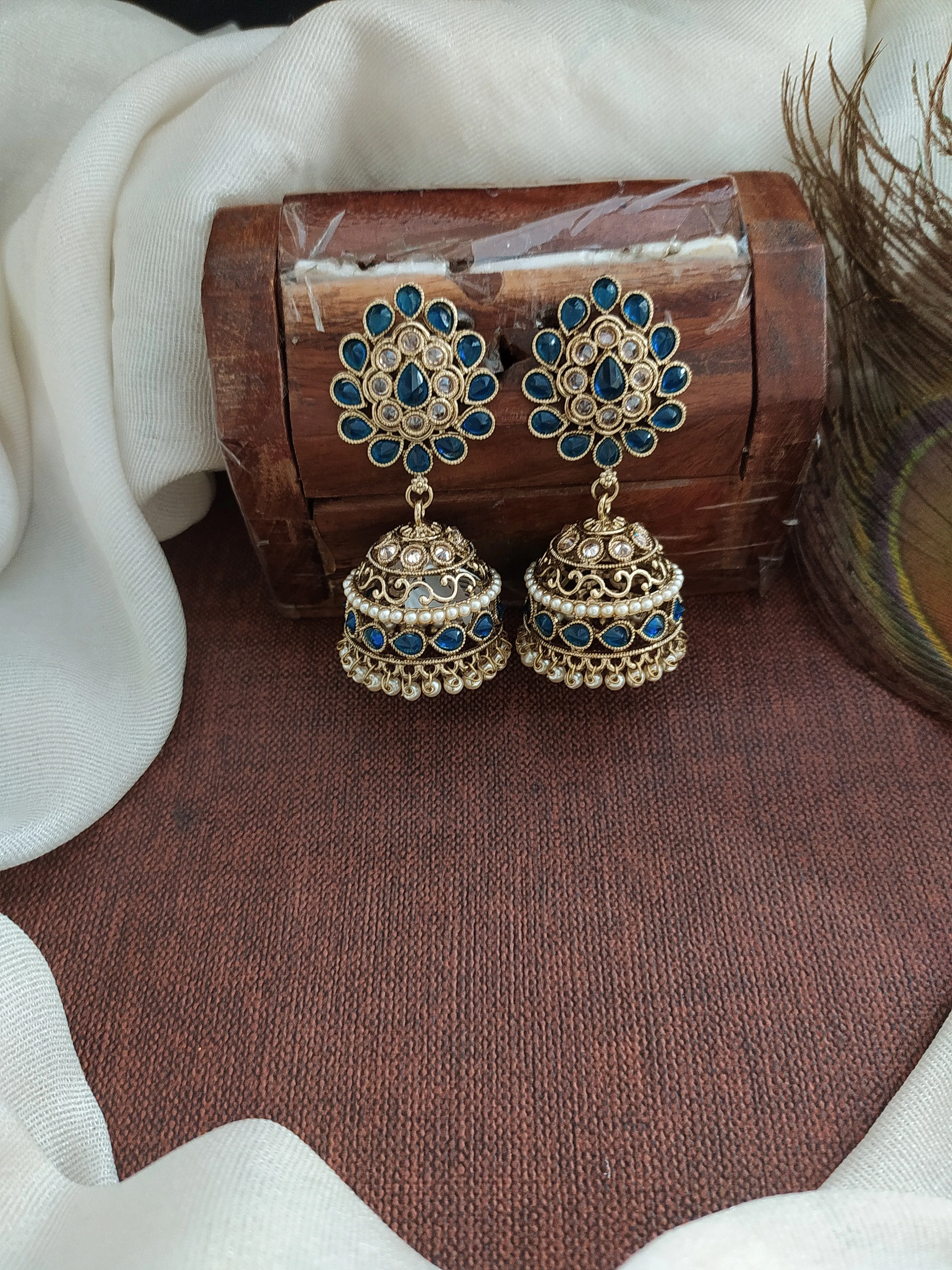 Pear-Shaped Studded Kundan Jhumki in Mehendi Finish