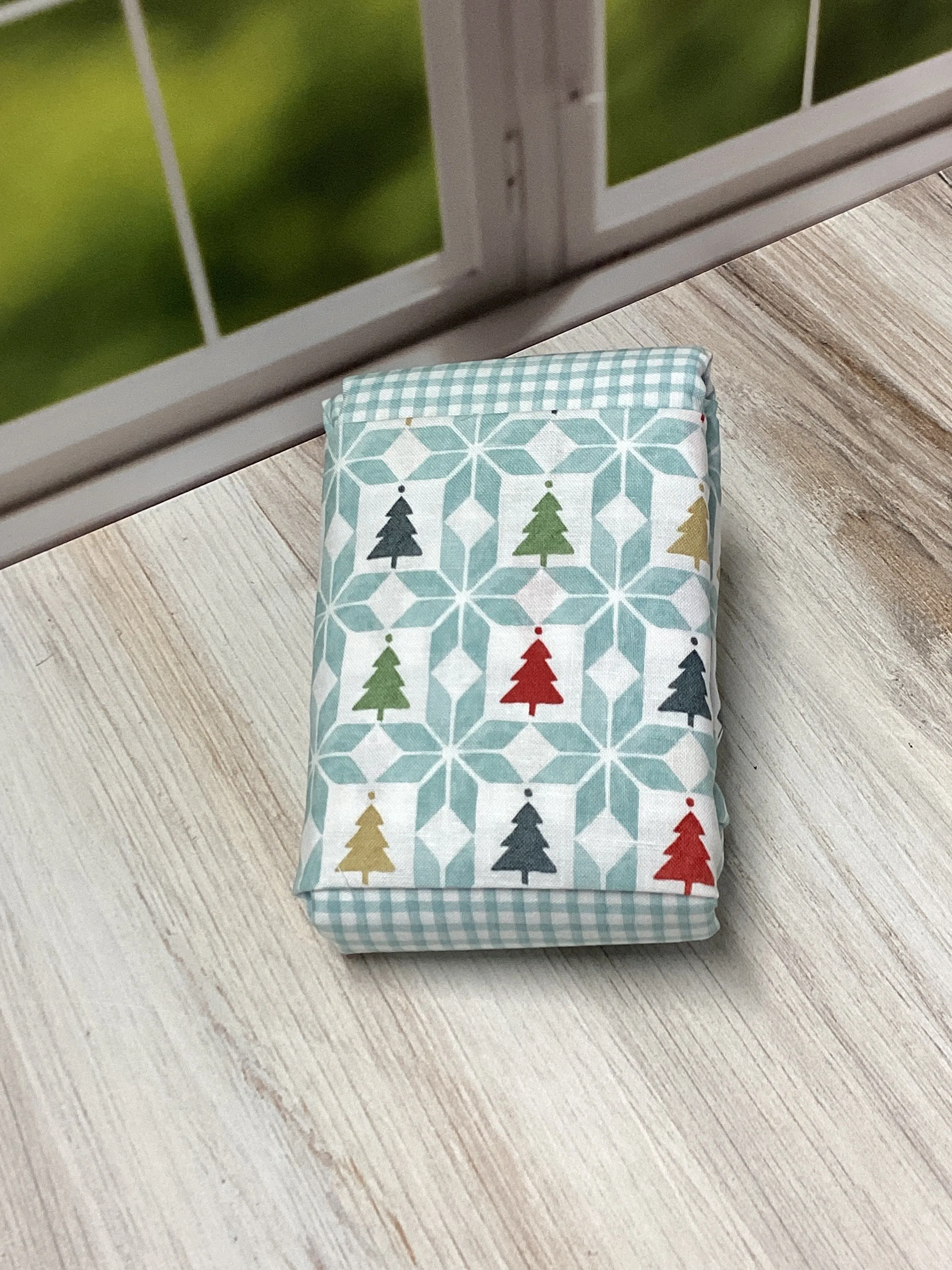 Tie-On Thread Catcher